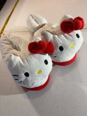 Sanrio Hello Kitty 3D Plush Slippers White with Red Bow New